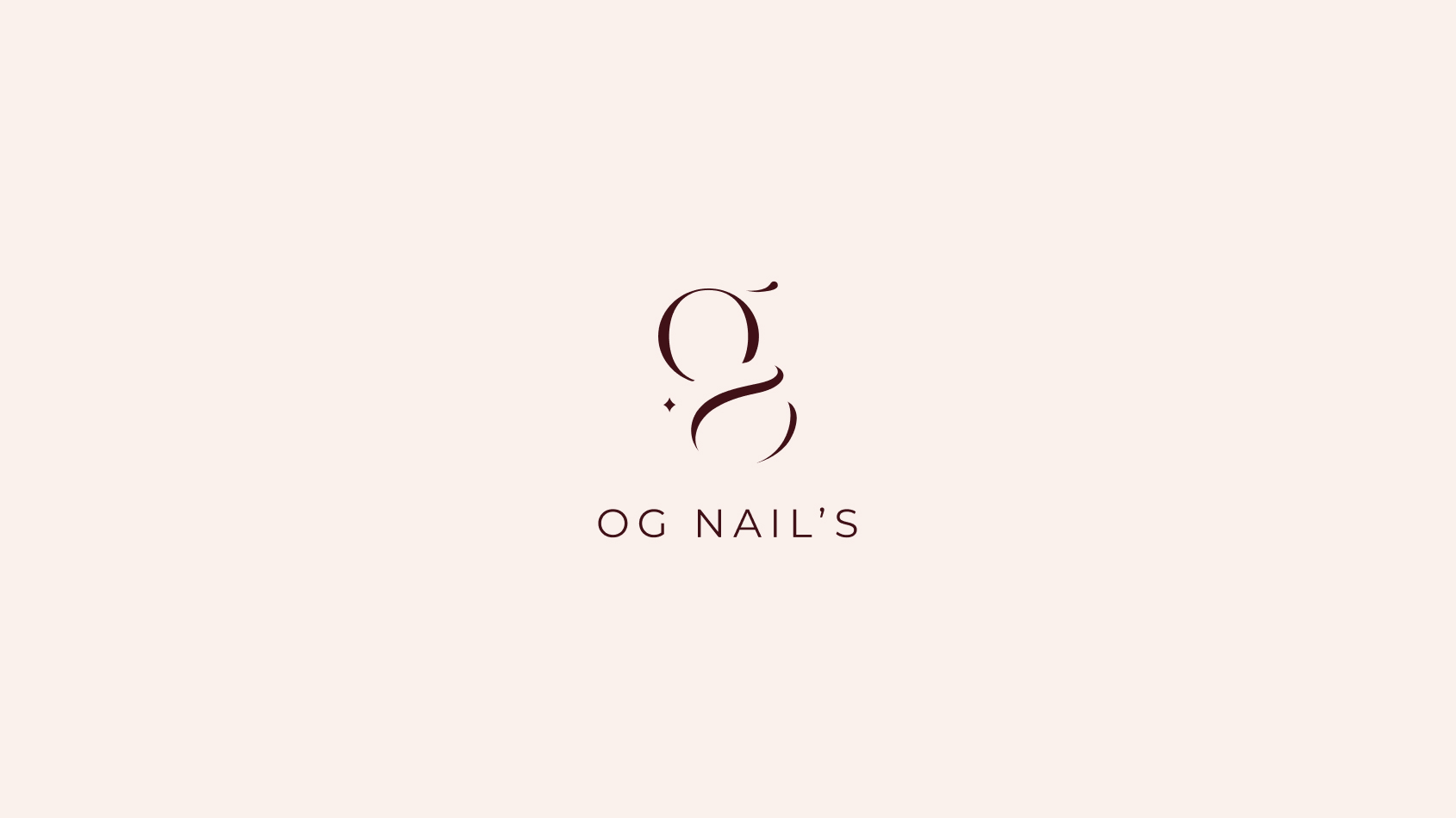 Logotype OG Nails sur fond poudré